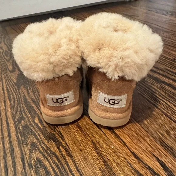 Cozy Tan UGGS Kids Boots - Picture 2 of 4